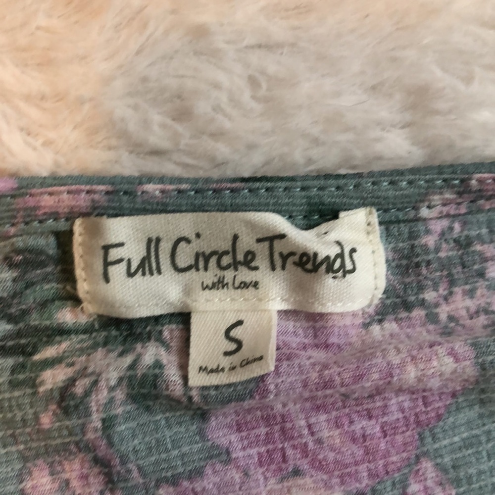 Top - Picture 3 of 3